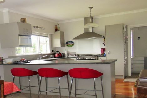 Photo of property in 2 Highbury Drive, Levin, 5510