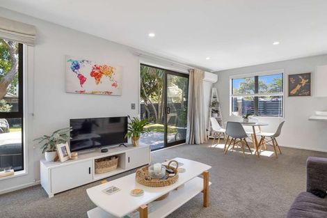 Photo of property in 2/96 Palmers Road, New Brighton, Christchurch, 8083