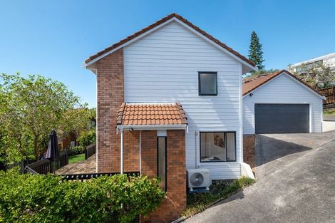 Photo of property in 2/12 Helicon Place, Totara Vale, Auckland, 0629