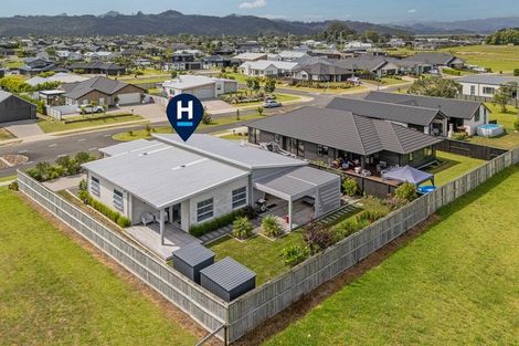 Photo of property in 8 Onerere Drive, Whitianga, 3510