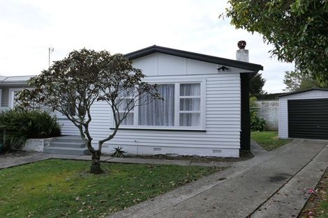 Photo of property in 1 Huia Place, Levin, 5510