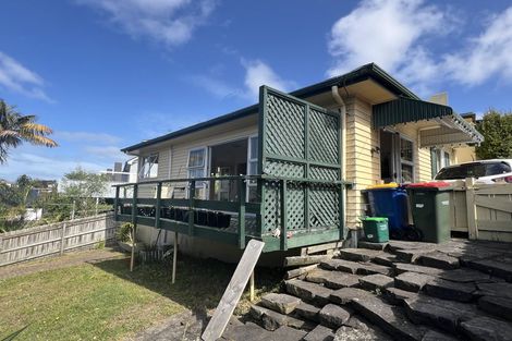 Photo of property in 1/207 East Coast Road, Castor Bay, Auckland, 0620