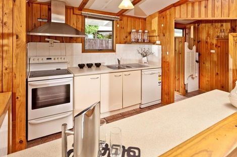 Photo of property in 10 Phillipa Place, Browns Bay, Auckland, 0630