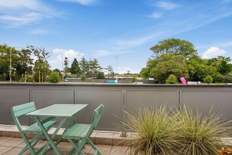 Photo of property in 11/26 Lovell Court, Rosedale, Auckland, 0632