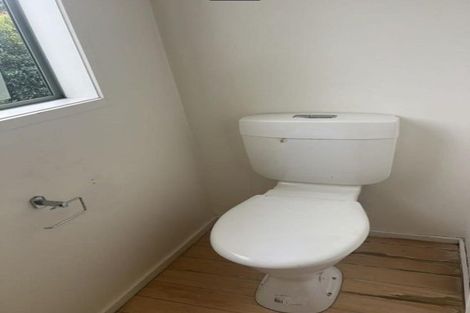 Photo of property in 2/5 Kilham Avenue, Northcote, Auckland, 0627