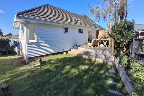 Photo of property in 117 Tiroroa Avenue, Te Atatu South, Auckland, 0610