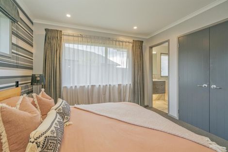 Photo of property in 2 Oscar Place, Whitianga, 3510