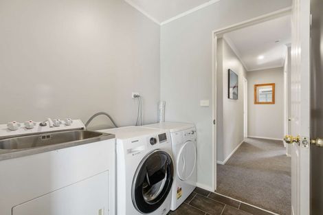 Photo of property in 2 Highbury Place, Nawton, Hamilton, 3200