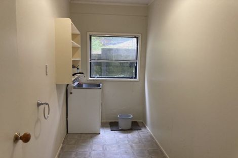 Photo of property in 11 Murano Place, Chatswood, Auckland, 0626