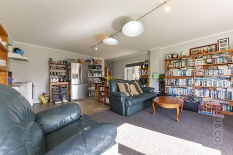 Photo of property in 271 Waitakere Road, Taupaki, Henderson, 0782