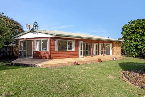 Photo of property in 1/114 The Circle, Manly, Whangaparaoa, 0930