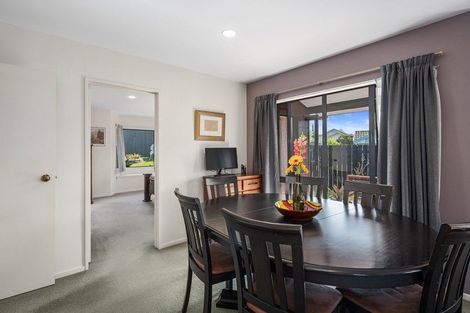 Photo of property in 8 Owl Court, Unsworth Heights, Auckland, 0632