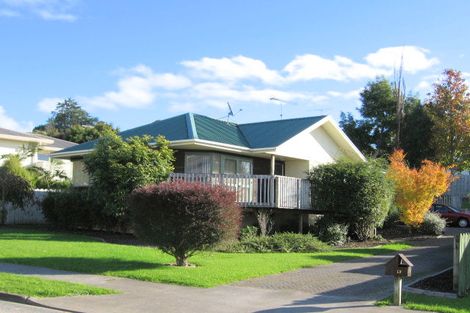 Photo of property in 11 Lowburn Place, Clover Park, Auckland, 2019