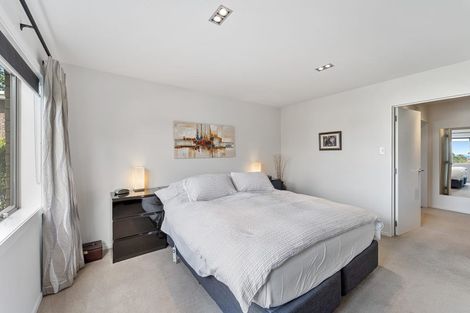 Photo of property in 19 Robin Lane, Browns Bay, Auckland, 0630