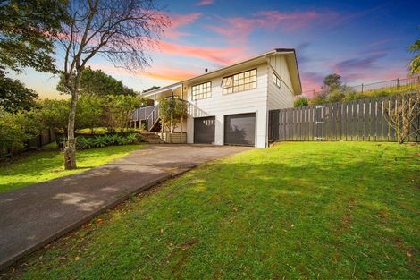 Photo of property in 6 Crestlands Place, Papakura, 2110