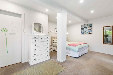 Photo of property in 28 Okoka Road, Omiha, Waiheke Island, 1081