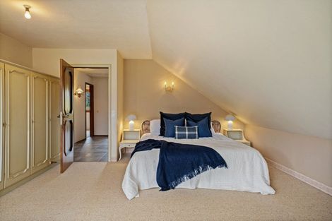 Photo of property in 9 Cypress Court, Kelvin Heights, Queenstown, 9300