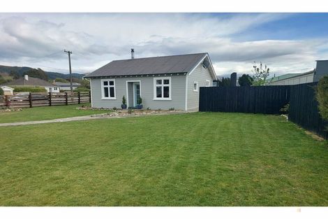 Photo of property in 6 Smith Street, Waimate, 7924