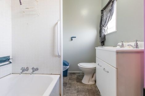 Photo of property in 70 Bibby Street, Waipawa, 4210