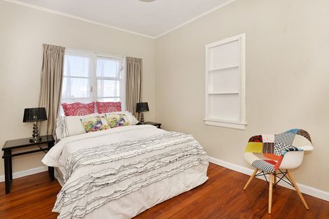 Photo of property in 138 Titirangi Road, New Lynn, Auckland, 0600