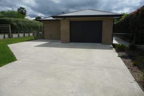 Photo of property in 12 Bear Street, Tirau, 3410