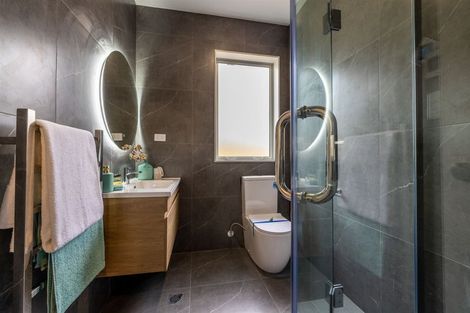 Photo of property in 23 Mcindoe Road, Kumeu, 0810