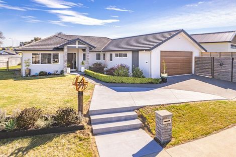 Photo of property in 34 Tirimoana Place, Otamatea, Whanganui, 4501