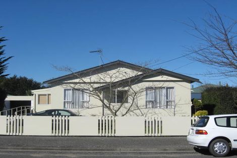 Photo of property in 2 Faraday Street, Carterton, 5713