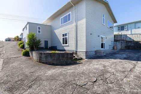 Photo of property in 25 Birdwood Avenue, Moturoa, New Plymouth, 4310