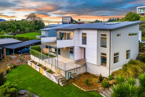 Photo of property in 10 Euan Sarginson Place, Diamond Harbour, Lyttelton, 8971