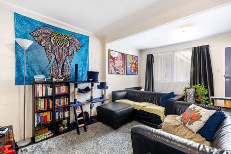 Photo of property in 1/19 Pirie Crescent, Moera, Lower Hutt, 5010