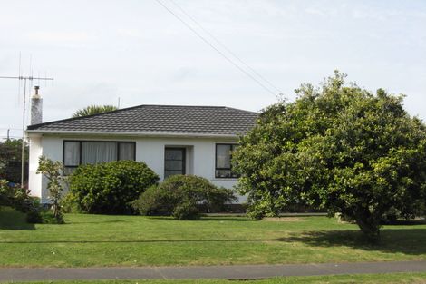 Photo of property in 70 Thatcher Street, Castlecliff, Whanganui, 4501