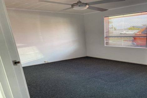 Photo of property in 1/97 Golf Road, New Lynn, Auckland, 0600