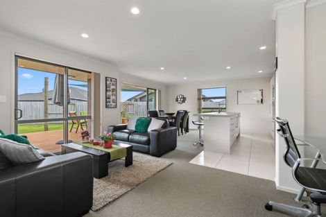 Photo of property in 141 Doncaster Drive, Papamoa Beach, Papamoa, 3118