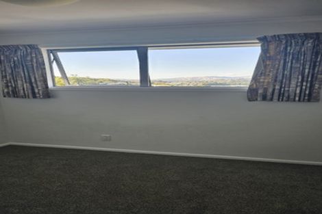 Photo of property in 3 Saint Aidans Way, Tawa, Wellington, 5028