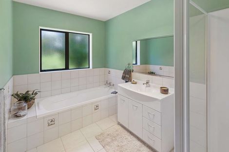 Photo of property in 75 Adelaide Road, Dannevirke, 4978