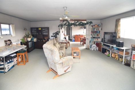 Photo of property in 38 Philip Street, Carterton, 5713