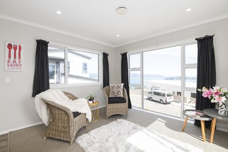 Photo of property in 3 Cessna Way, Newlands, Wellington, 6037