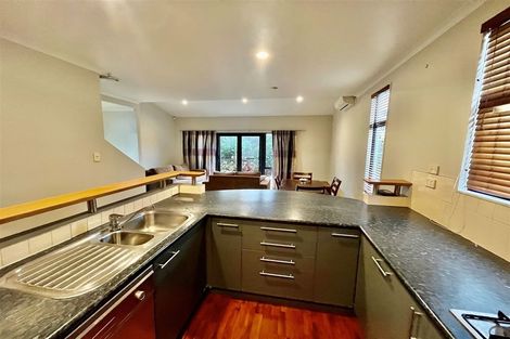 Photo of property in 38 Vinograd Drive, Te Atatu Peninsula, Auckland, 0610