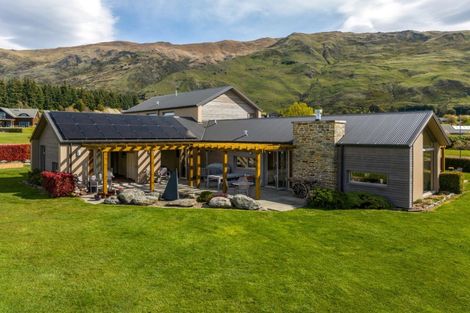Photo of property in 1 Elderberry Crescent, Wanaka, 9305