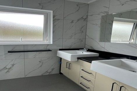 Photo of property in 2/24 Harris Road, Mount Wellington, Auckland, 1051