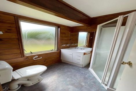 Photo of property in 1 Graham Collins Drive, Windsor Park, Auckland, 0632