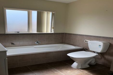 Photo of property in 25 Maypark Crescent, Flat Bush, Auckland, 2016