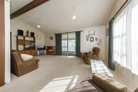 Photo of property in 8 Walker Crescent, Bulls, 4818