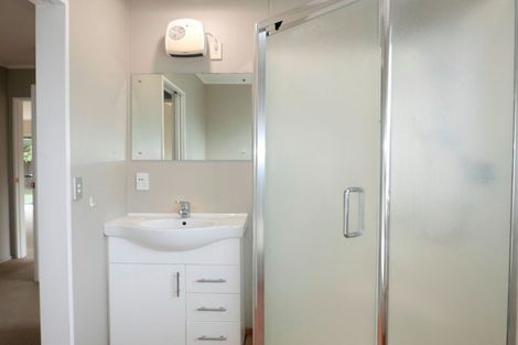 Photo of property in 17a Beachwater Grove, Paraparaumu Beach, Paraparaumu, 5032