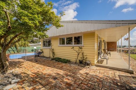Photo of property in 15 Saint Johns Avenue, Tuakau, 2121
