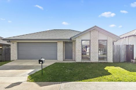 Photo of property in 11 Parton Road, Pukekohe, 2120