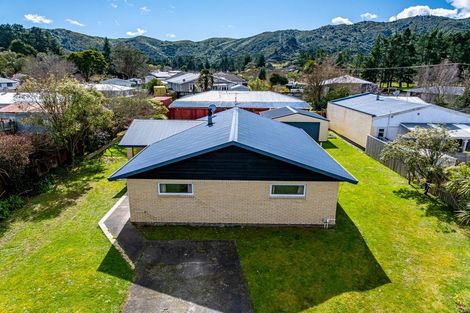 Photo of property in 3 Ipswich Grove, Wainuiomata, Lower Hutt, 5014