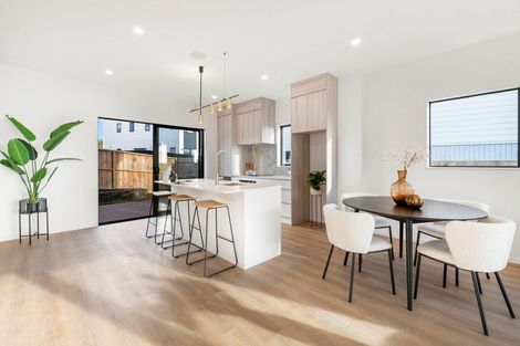 Photo of property in 52b Crestview Rise, Papakura, 2110