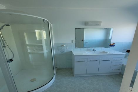 Photo of property in 3 Moera Place, Stanmore Bay, Whangaparaoa, 0932